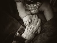 Upominki na dzień babci - wyjątkowe pomysły na podarunki dla naszych kochanych babć